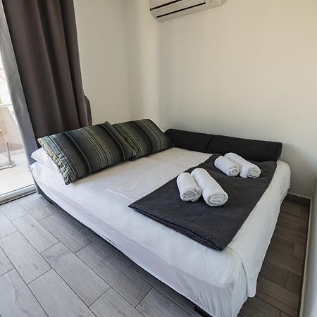 Bruno'S Poolside Apartments - Near Beach Trogir Exterior foto