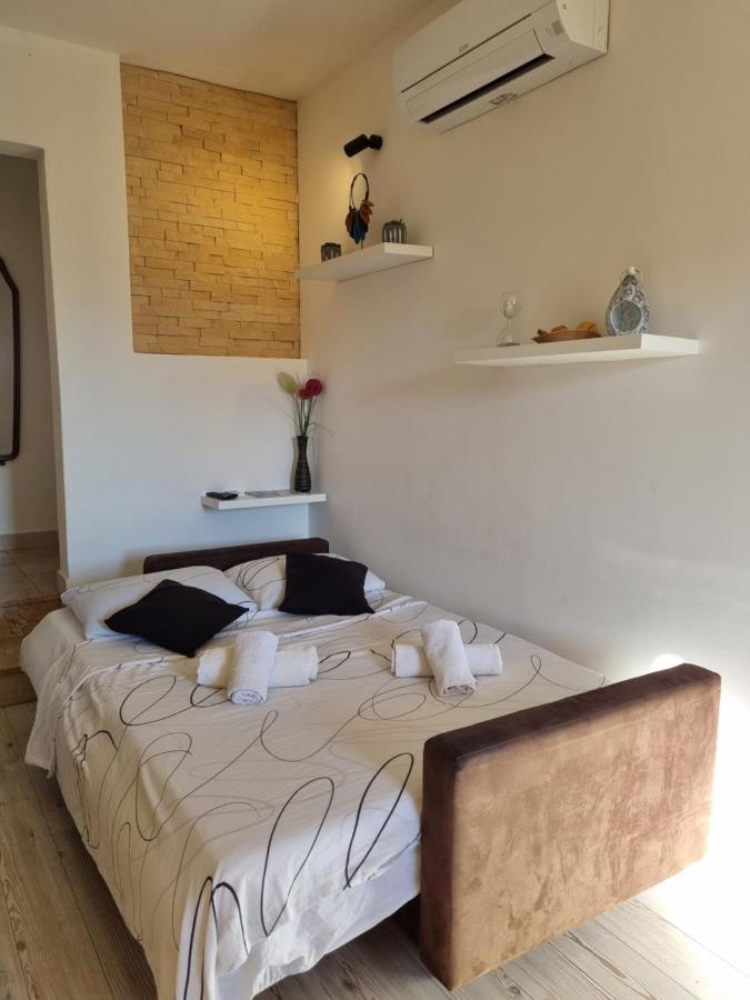 Bruno'S Poolside Apartments - Near Beach Trogir Exterior foto