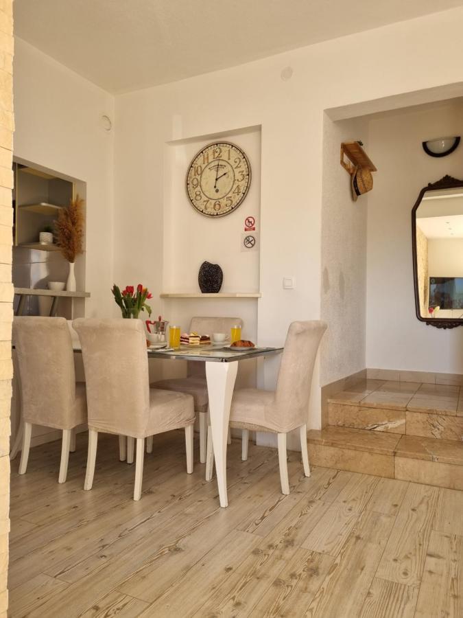Bruno'S Poolside Apartments - Near Beach Trogir Exterior foto