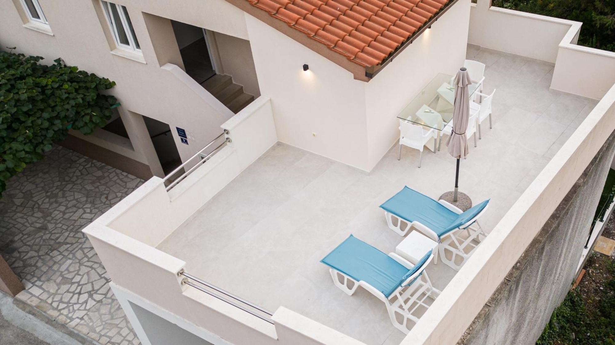 Bruno'S Poolside Apartments - Near Beach Trogir Exterior foto