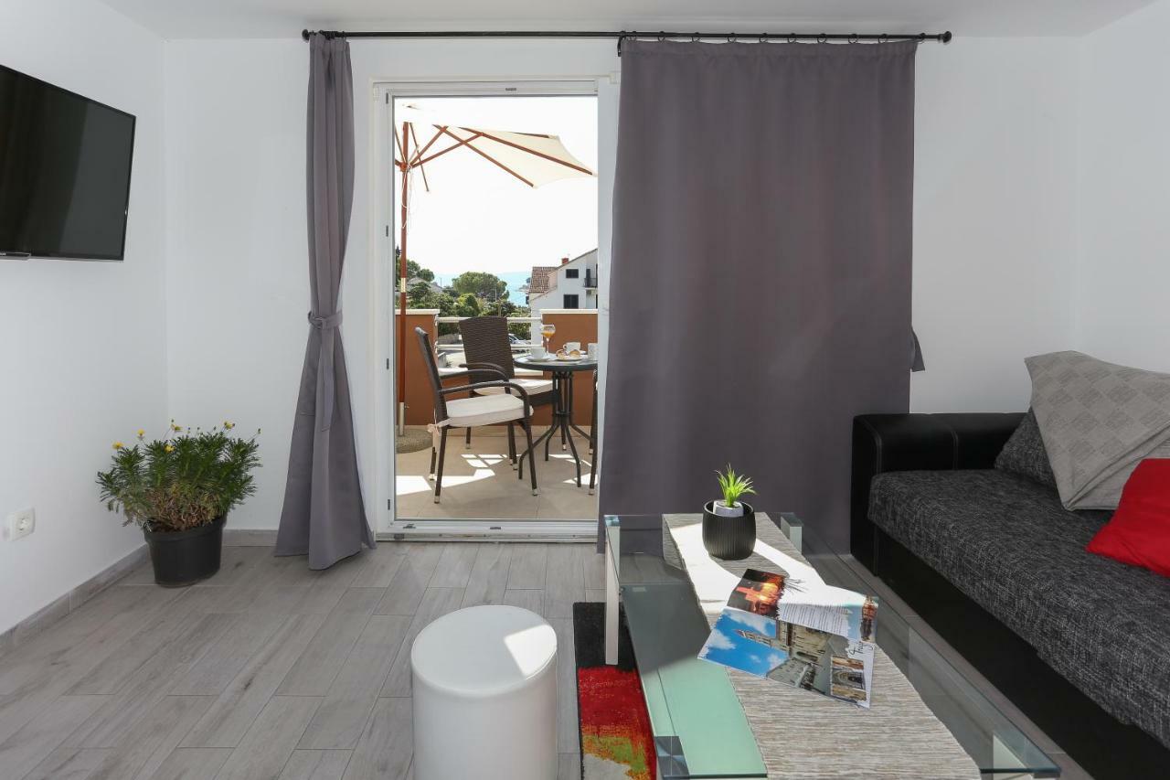 Bruno'S Poolside Apartments - Near Beach Trogir Exterior foto