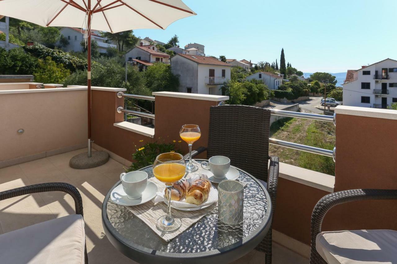 Bruno'S Poolside Apartments - Near Beach Trogir Exterior foto